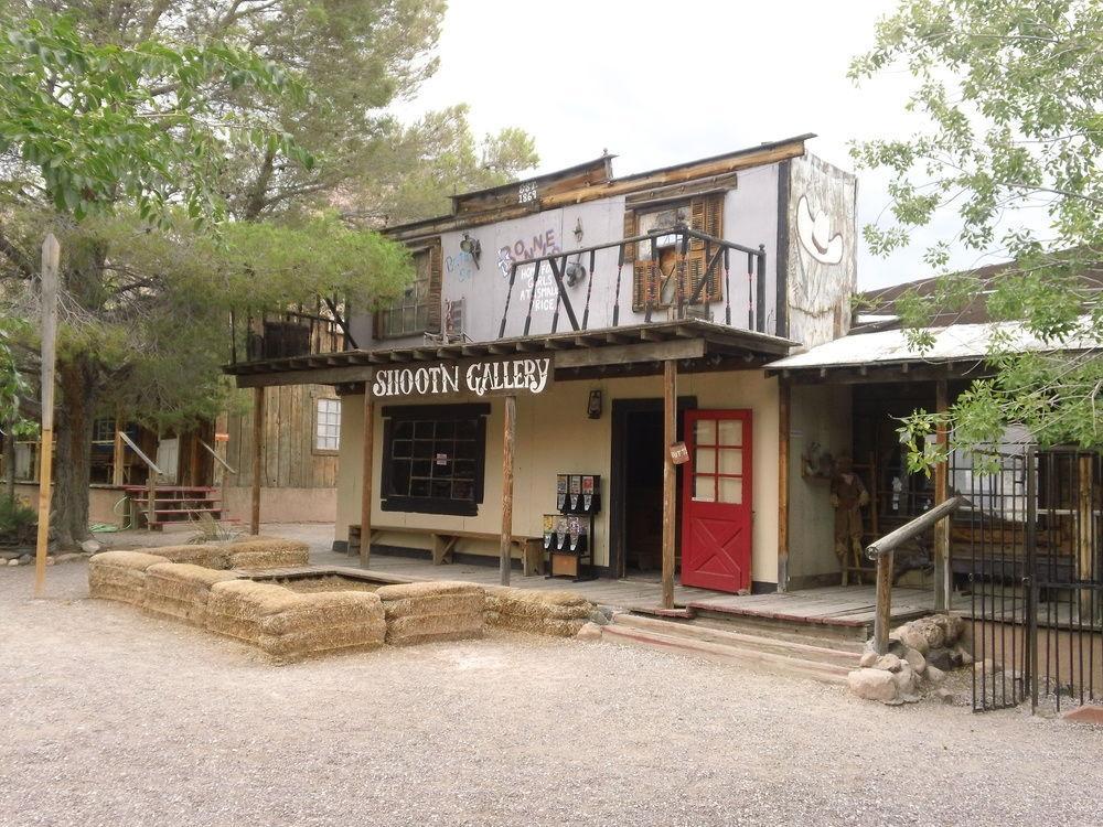 Bonnie Springs Ranch Motel Blue Diamond Экстерьер фото