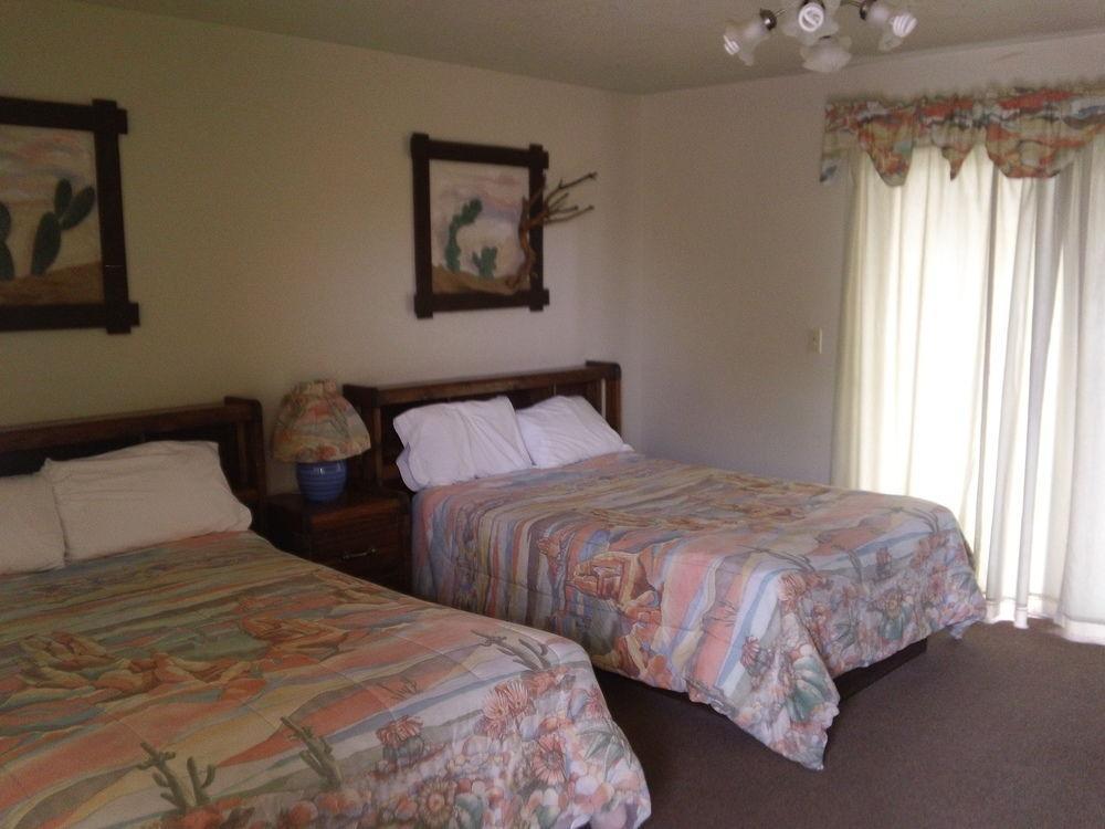 Bonnie Springs Ranch Motel Blue Diamond Экстерьер фото