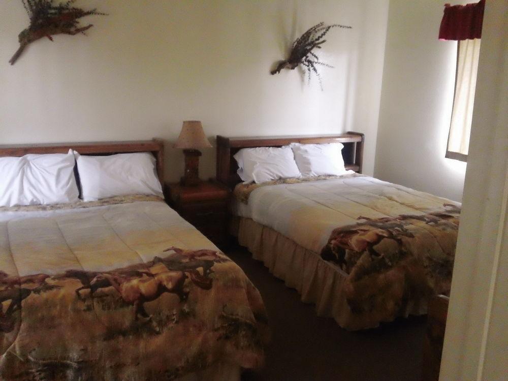 Bonnie Springs Ranch Motel Blue Diamond Экстерьер фото