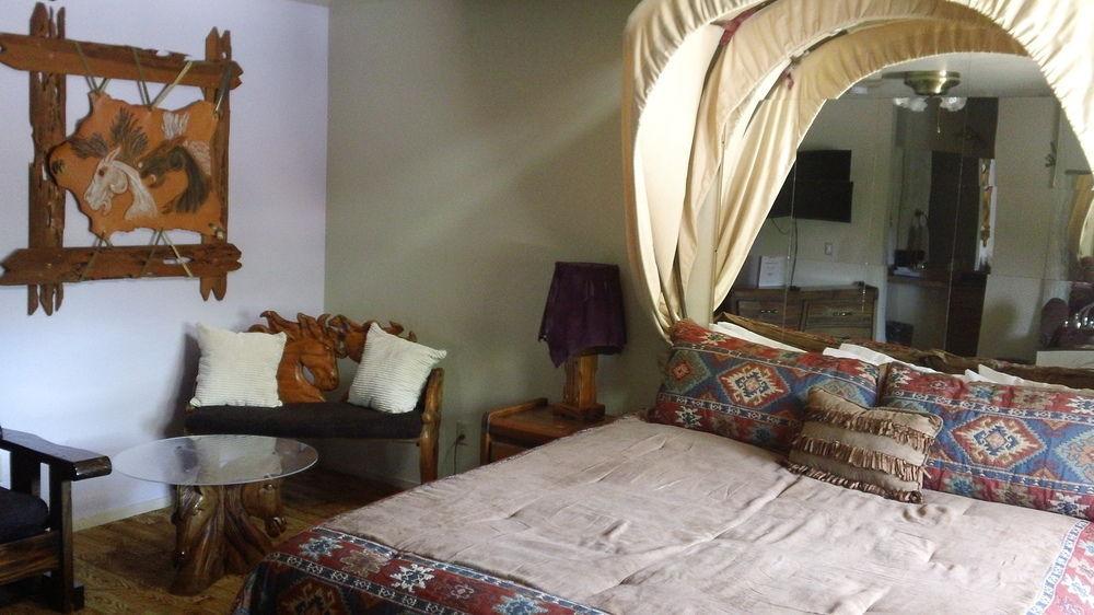 Bonnie Springs Ranch Motel Blue Diamond Экстерьер фото