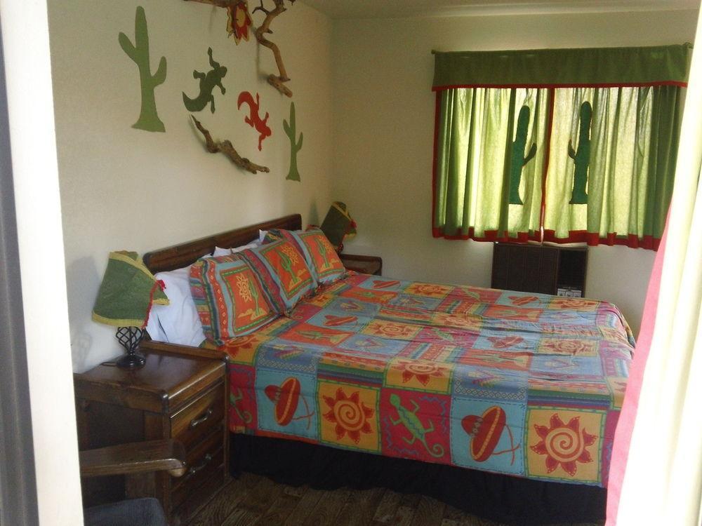 Bonnie Springs Ranch Motel Blue Diamond Экстерьер фото