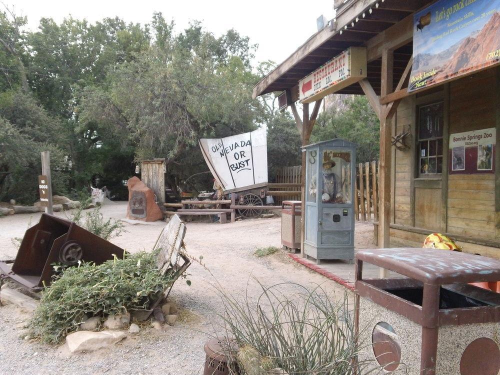 Bonnie Springs Ranch Motel Blue Diamond Экстерьер фото