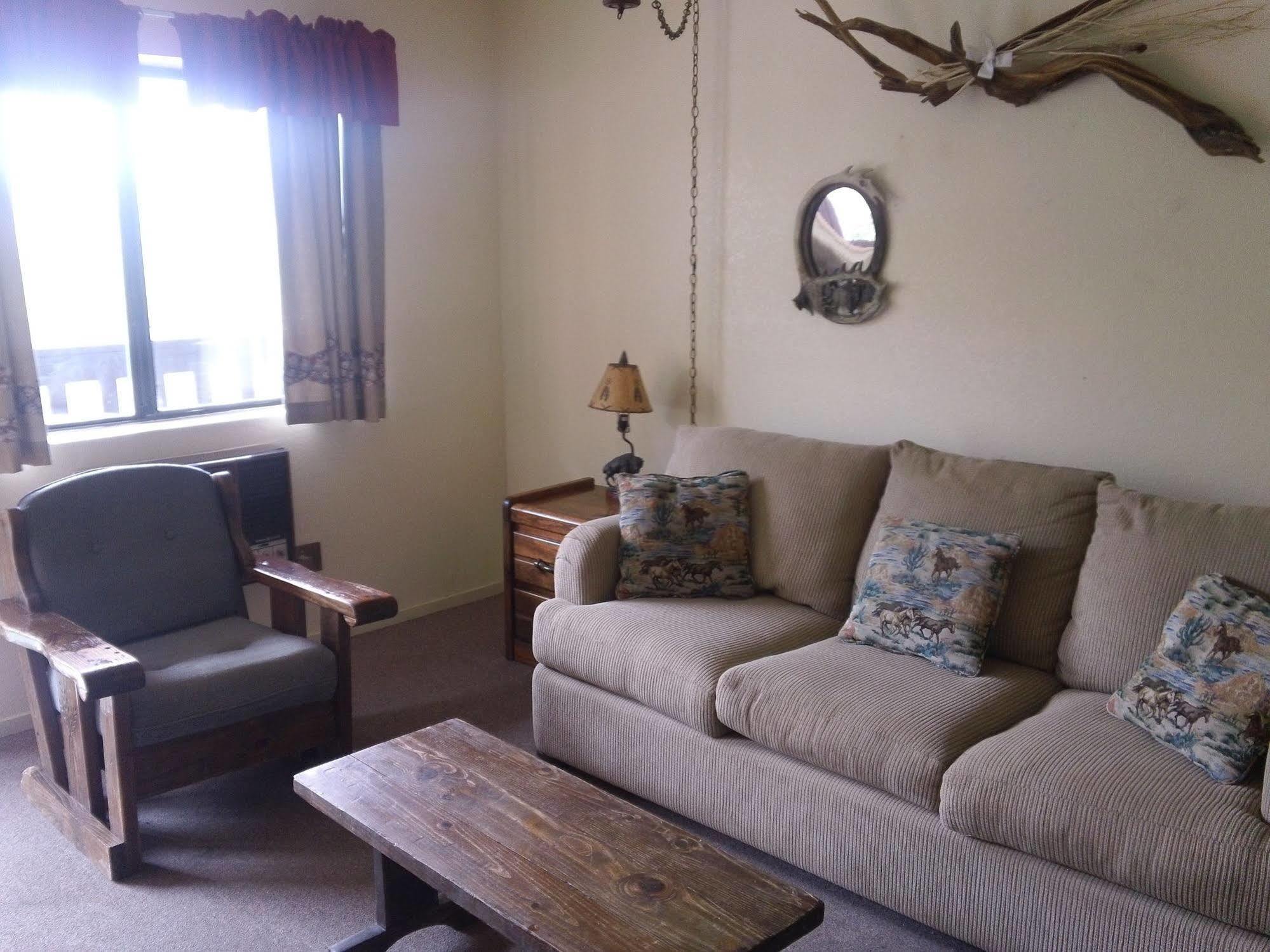Bonnie Springs Ranch Motel Blue Diamond Экстерьер фото