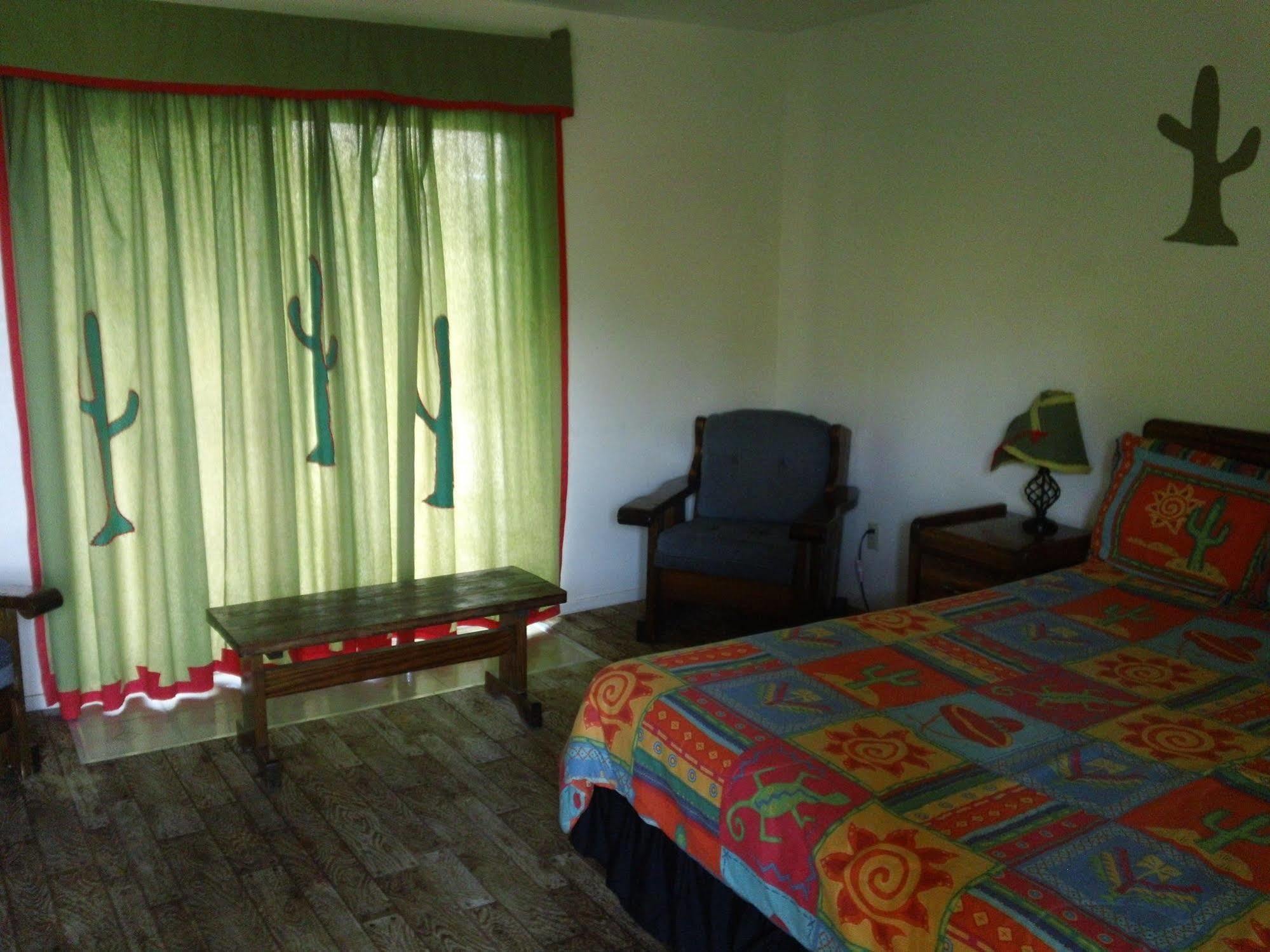 Bonnie Springs Ranch Motel Blue Diamond Экстерьер фото