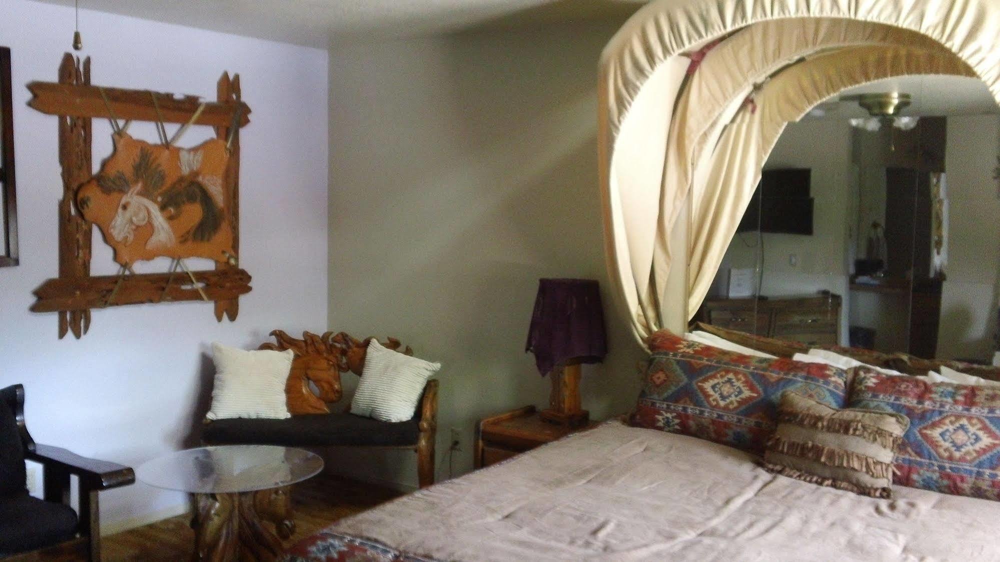 Bonnie Springs Ranch Motel Blue Diamond Экстерьер фото